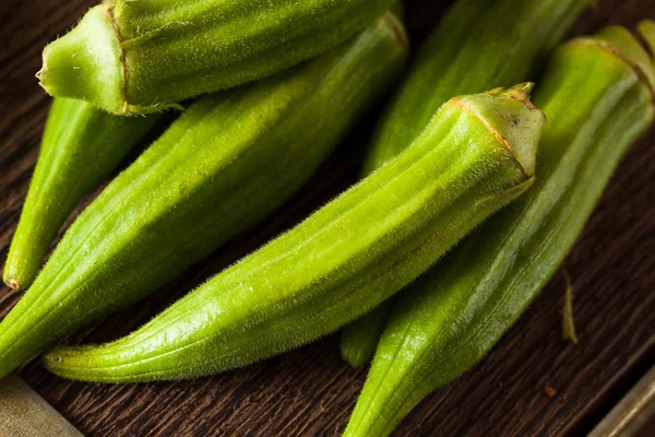 Färsk grön ekologisk Okra — Stockfoto