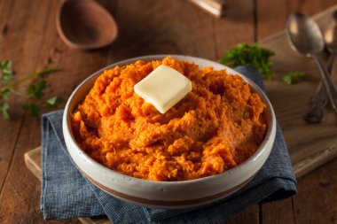 Organik ev yapımı püresi tatlı patates