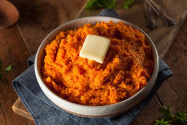Organik ev yapımı püresi tatlı patates