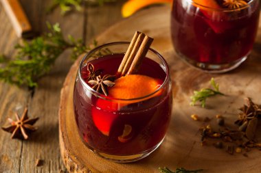Portakal ile baharatlı Mulled şarap