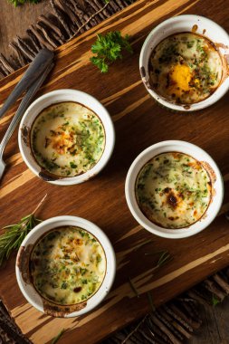 Ramekin fırında krem yumurta