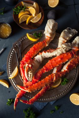 Organik pişmiş Alaska Kral Yengeç bacakları