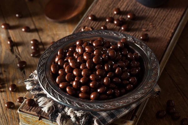 Grains de café expresso recouverts de chocolat — Photo