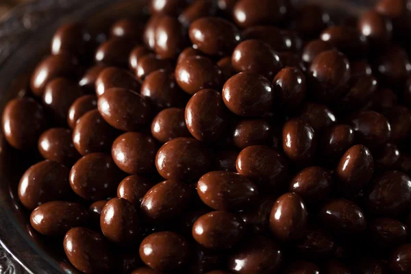 Grains de café expresso recouverts de chocolat — Photo