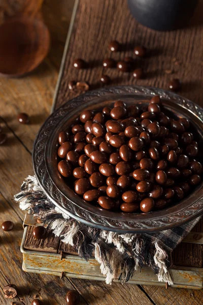 Grains de café expresso recouverts de chocolat — Photo