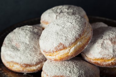 Ev yapımı şekerli Paczki Donut