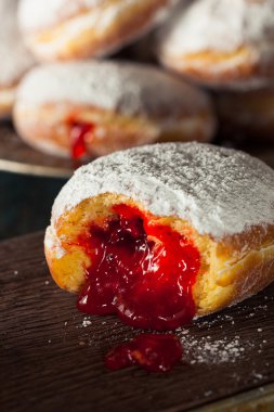 Ev yapımı şekerli Paczki Donut