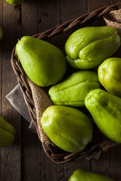 Raw Green Organic Chayote — Stock Photo, Image