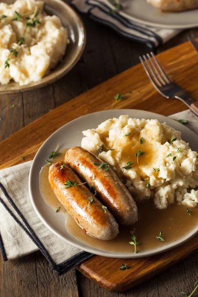 Bangers caseros y puré — Foto de Stock