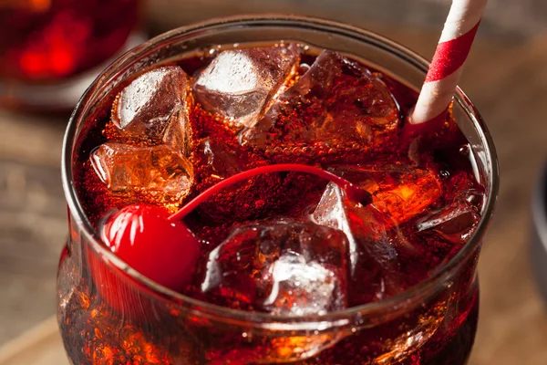 Cola di ciliegia rinfrescante dolce — Foto Stock
