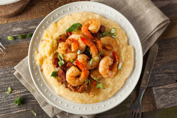 Homemade Shrimp and Grits — Stock Photo, Image