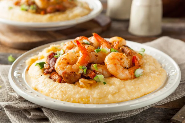 Homemade Shrimp and Grits — Stock Photo, Image