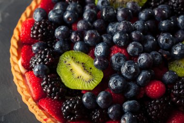 Ev yapımı limonlu meyve Tart