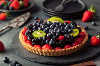 Ev yapımı limonlu meyve Tart