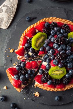 Ev yapımı limonlu meyve Tart