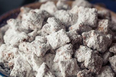 Ev yapımı pudra şekeri köpek yavrusu Chow