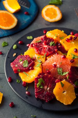 Ham ev yapımı narenciye salatası