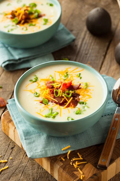 Суп из запеченного картофеля со сливками — стоковое фото