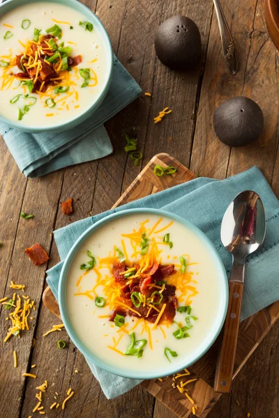 Cremoso cargado al horno sopa de patata —  Fotos de Stock