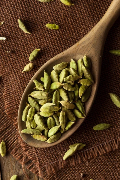 Raw Organic Cardamom Pods — Stock Photo, Image