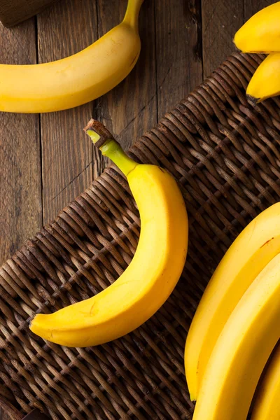 Bunch bio cru de bananes — Photo
