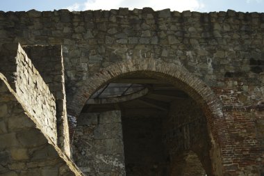 Antik kale kule parçası.