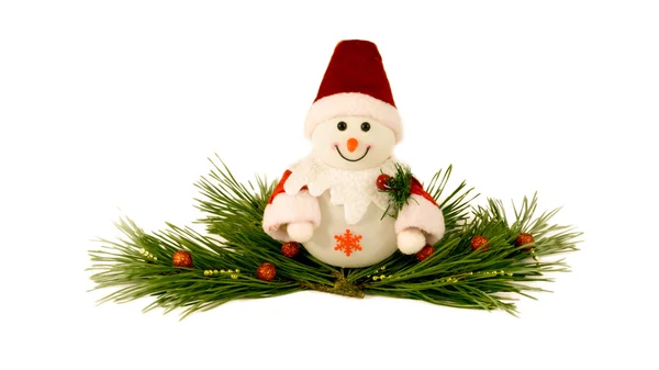 소나무 가지에 크리스마스 장난감 눈사람. — 스톡 사진