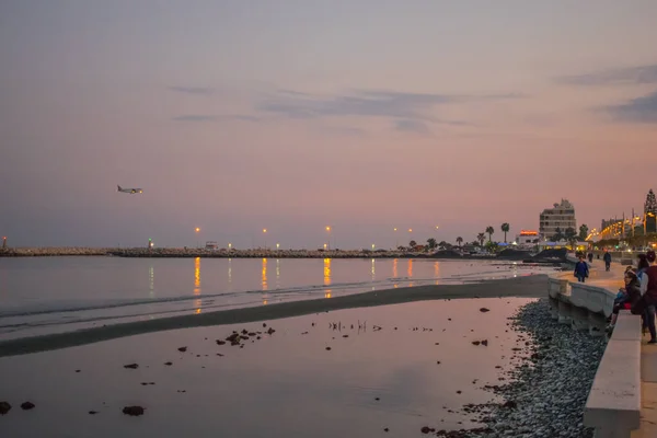 Larnaca Piale Pashia, kış akşamı.