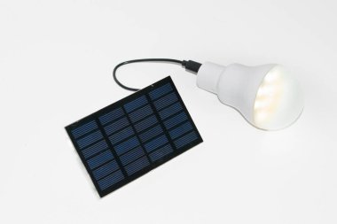 Güneş paneli ve ampul bağlandı