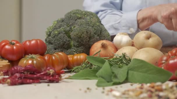 Woman Hands Preparing Vegetables Modern Home Kitchen Cooking Meal Table — Vídeo de Stock