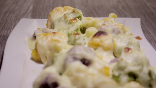 Piatto Colorato Cavolfiori Broccoli Bechamel Sano Cibo Vegano Vegetariano Fresco — Video Stock