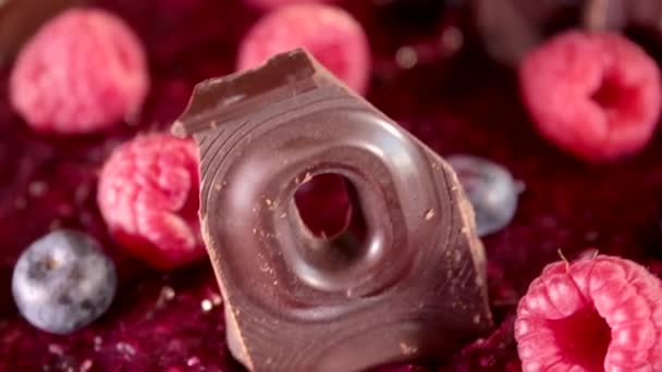 Chocolate Berry Cake Pie Strawberries Blueberries Delicious Dessert Slider Shot — Vídeo de Stock