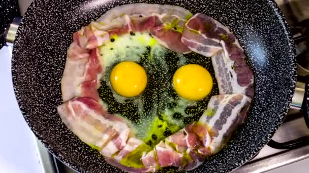Deliciosos Huevos Tocino Cocinados Timelapse Sabrosa Comida Para Desayuno Inglés — Vídeo de stock