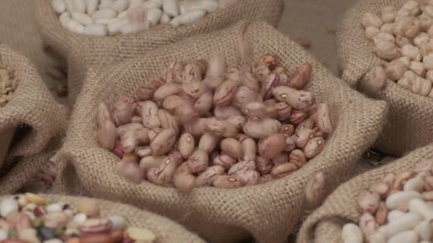 Dry Borlotti Beans Falling Jute Bowl Slow Motion Mediterranean Diet — Stock Video