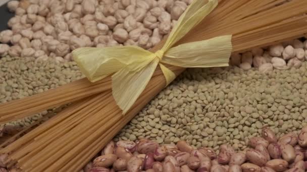 Wholemeal Integral Spaghetti Pasta Legumes Dry Beans Lentils Chickpeas Mediterranean — Stock Video