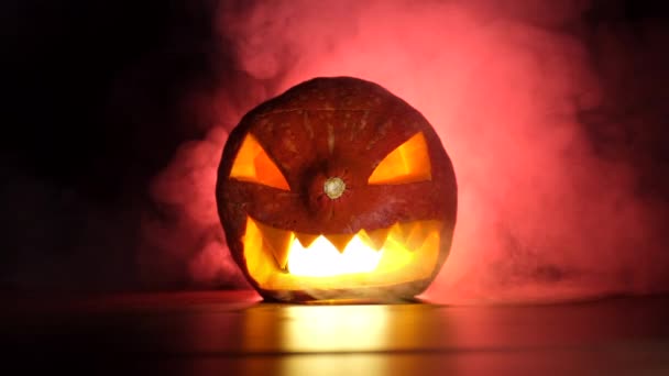 Halloween Sorrindo Abóbora Horror Escuro Assustador Fundo Vermelho Névoa — Vídeo de Stock