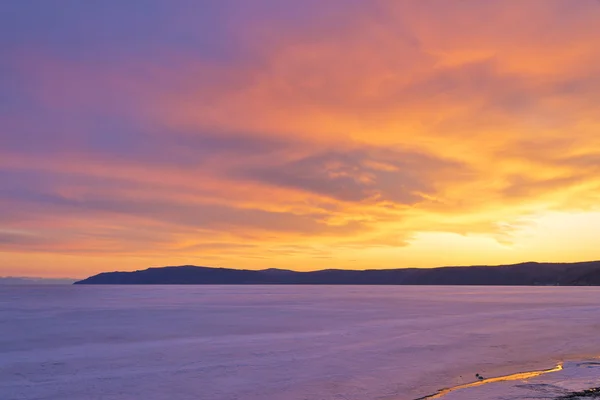 Pôr do sol no lago Baikal — Fotografia de Stock