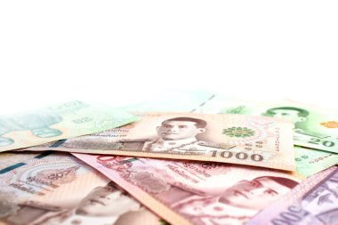 Banner geçmişi, tasarruf parası ve finansal iş konsepti için beyaz üzerine Thai baht banknotu, kopyalama alanı