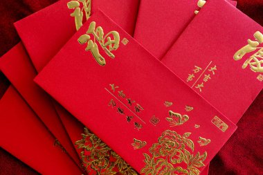 Kırmızı zarf, Kırmızı paket, Hong Bao Hongbao Vermek için, Angpao altın Fu sembolü, bereket sembolü, Şans, Refah ve Yeni Yıl Kutlaması sırasında Verme