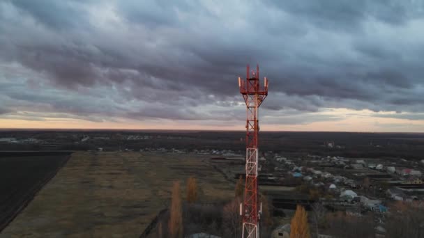 Wieża Telekomunikacyjna Komórkowej Lub Base Transceiver Station Wsi Wsi Bezprzewodowy — Wideo stockowe