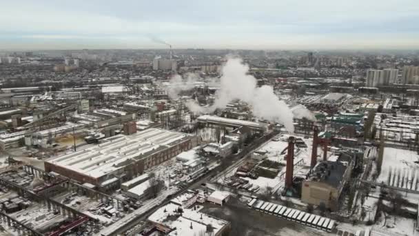 Vue Aérienne Nuages Fumée Des Tuyaux Chaudière Sur Installation Chauffage — Video