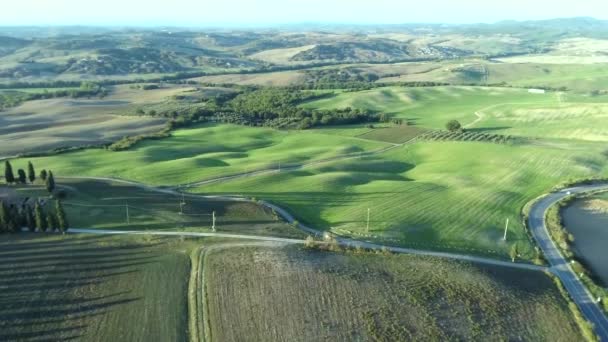 Flyglandskap Toscana Med Åkrar Vingårdar Och Vägar Vid Solnedgången Italien — Stockvideo