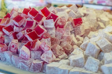 Geleneksel lokum tatlı Türk tatlısı, farklı tatlarda hamur işi.