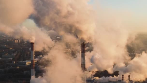 Vista Aérea Nuvens Fumaça Tubos Plantas Área Industrial Fumar Chaminé — Vídeo de Stock