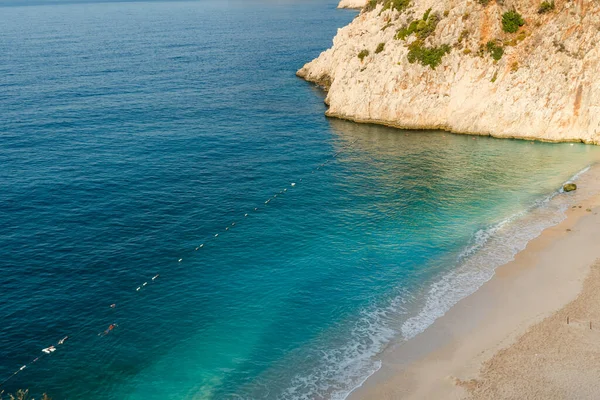 Παραλία Καπούτας Τουρκία Όμορφη Τιρκουάζ Παραλία Ήλιο Ένα Τουρκικό Θέρετρο — Φωτογραφία Αρχείου