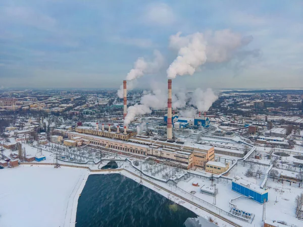 工場の煙管煙の生態系の汚染と大気汚染 工業工場煙突の汚染 — ストック写真