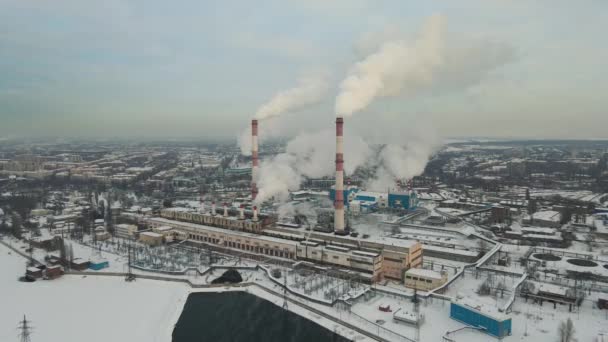 Les Tuyaux Industriels Polluent Atmosphère Avec Fumée Fumeurs Cheminées Usine — Video