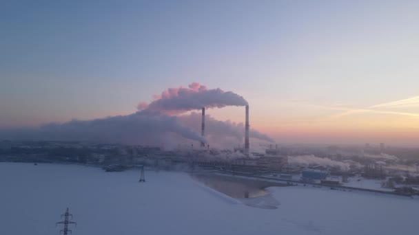 Problem środowiskowy zanieczyszczenia środowiska i powietrza w dużych miastach — Wideo stockowe