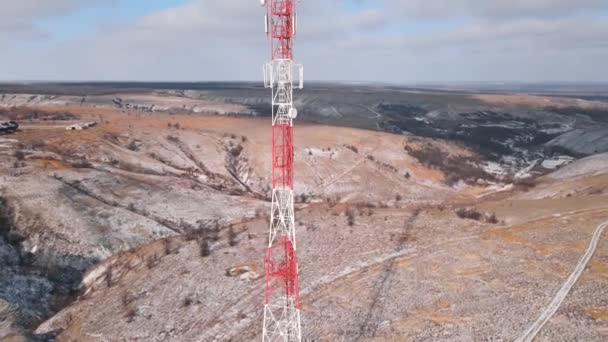 Telekommunikationstorn Landsbygden Telekom Torn Antenner Sänder Signaler Cellulära Och Mobila — Stockvideo