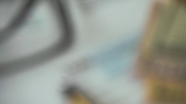 1040 Vergi Formu. Vergi Ödeme Konsepti. Ofisteki Tablo Vergi Belgesi. Bireysel Gelir Vergisi İadesi. Görüntü bulanıklıktan odak noktasına.